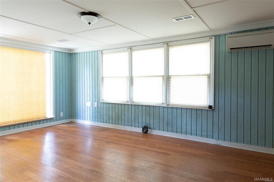 Building Photo - 826 Greg Dr