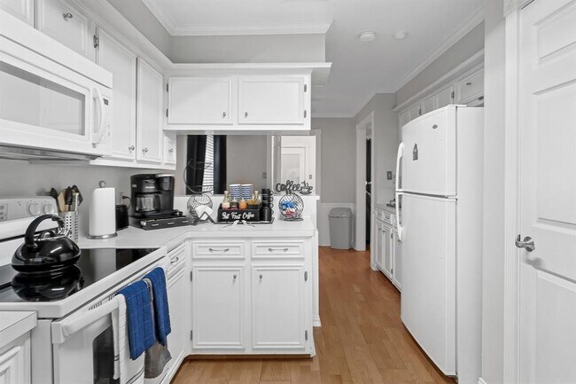Building Photo - 6803 Lynngate Dr