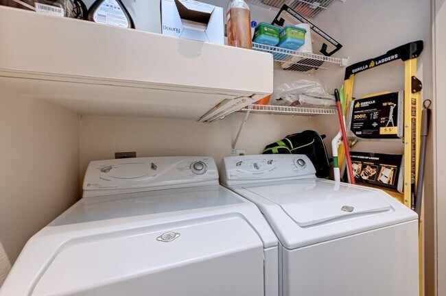 Building Photo - 1901 Post Oak Blvd