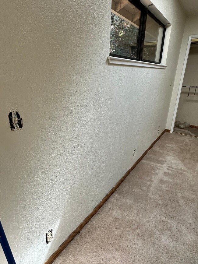 Building Photo - 2431 Rifle Range Dr