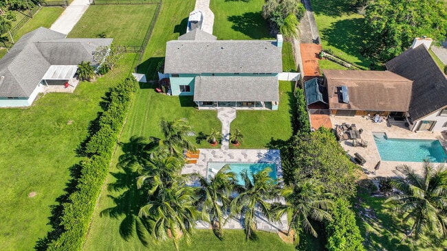 Building Photo - 6701 Hillside Ln