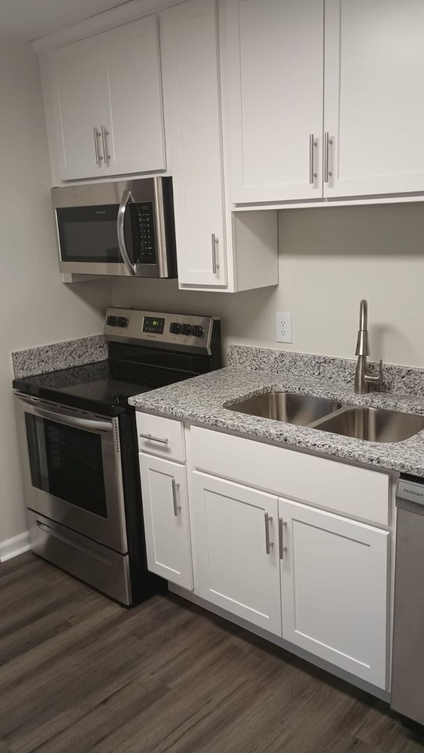Building Photo - 310 Brookedge Dr