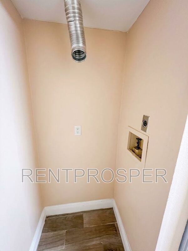 Building Photo - 5232 Via Hacienda Cir