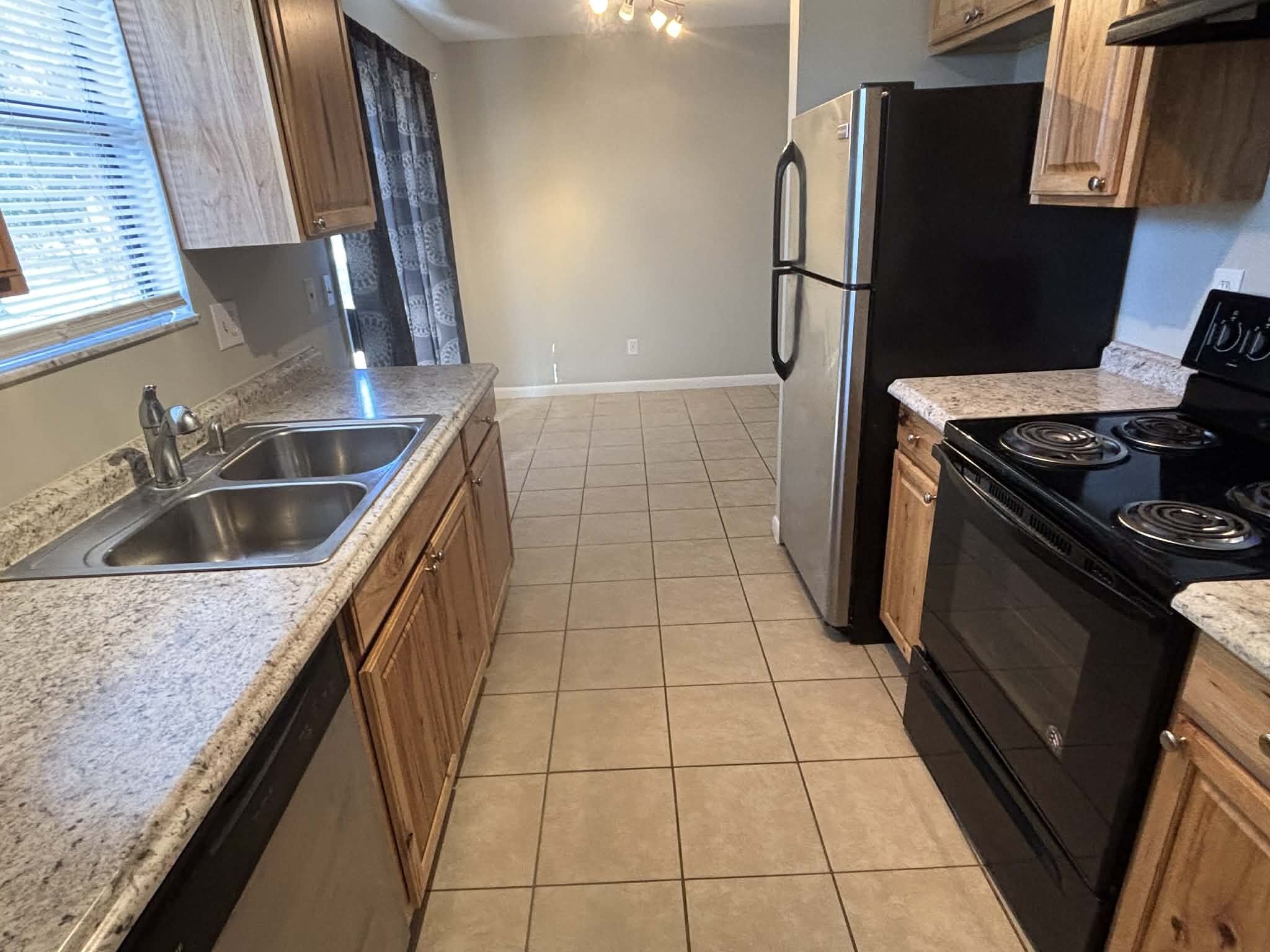 Building Photo - 3894 NW Archer St