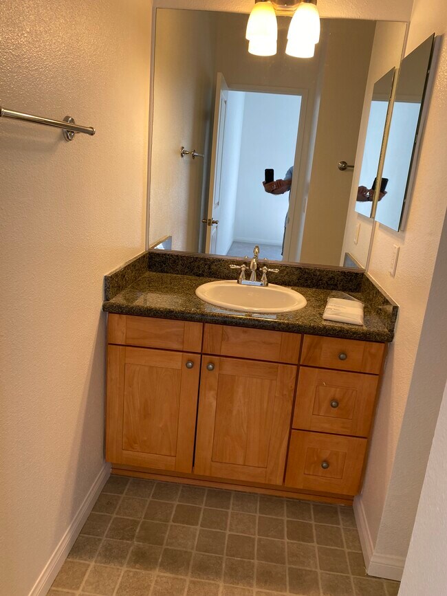 Master Bathroom - 2485 Creekside Ct
