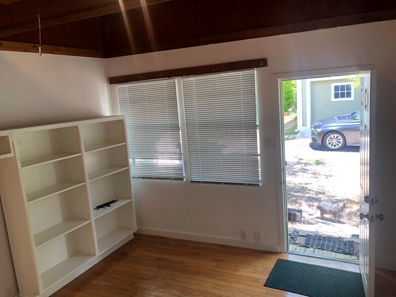 View out front door: large windows, quiet alley access - 508 Bellevue Pl