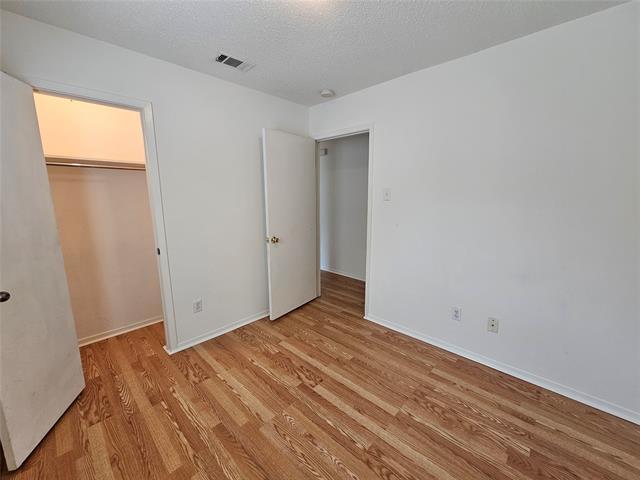 Building Photo - 10377 Country Club Dr