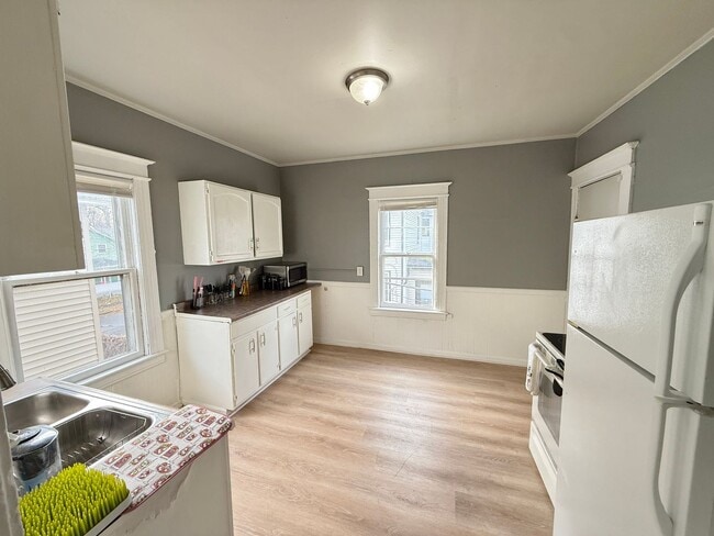 Building Photo - 287-289 Reynolds Street