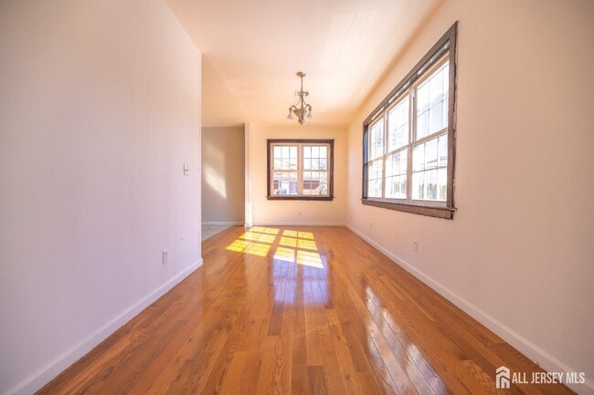 Building Photo - 60 Sampson St