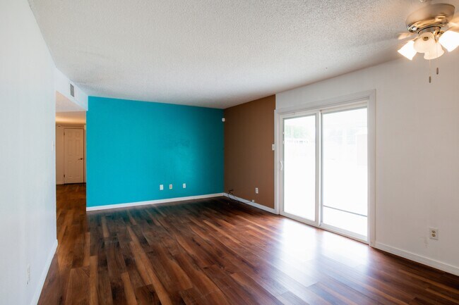 Building Photo - 1633 Stull Dr