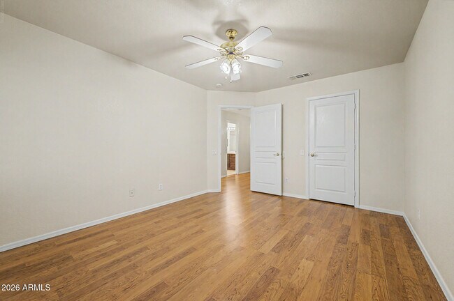 Building Photo - 1722 E Samuel Dr