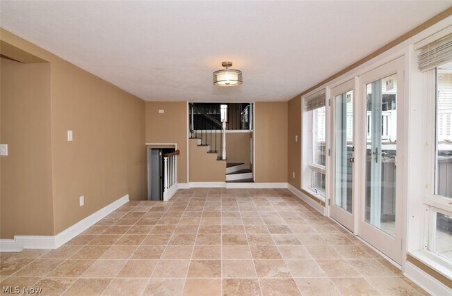 Building Photo - 381 Hickory Hill Rd