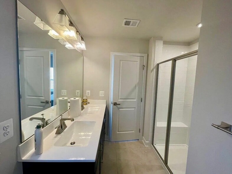 Building Photo - 2818 Arts Vista Blvd