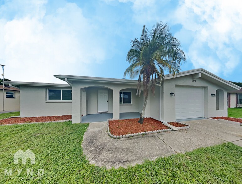 Primary Photo - 9724 Lakeside Ln