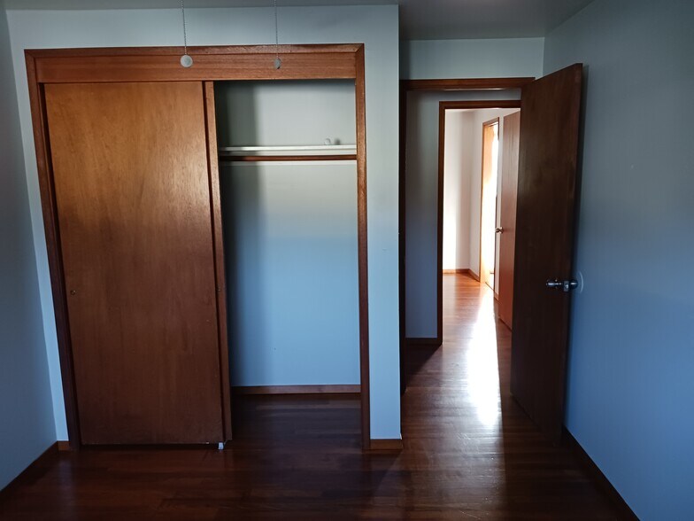 Building Photo - 127 NE 164th St