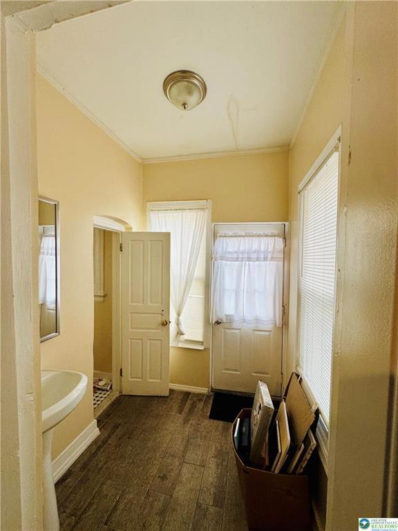 Building Photo - 1523 W Chew St