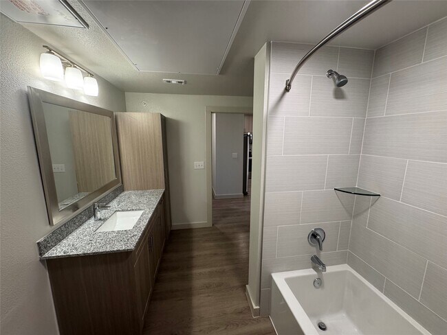 Building Photo - 6000 Jones Rd