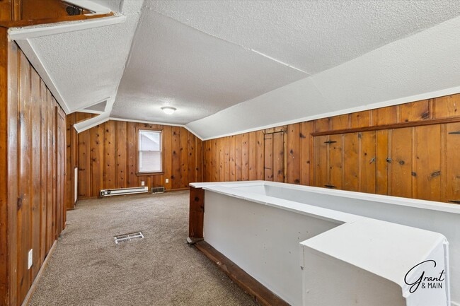 Building Photo - $1300 3 bedroom bungalow
