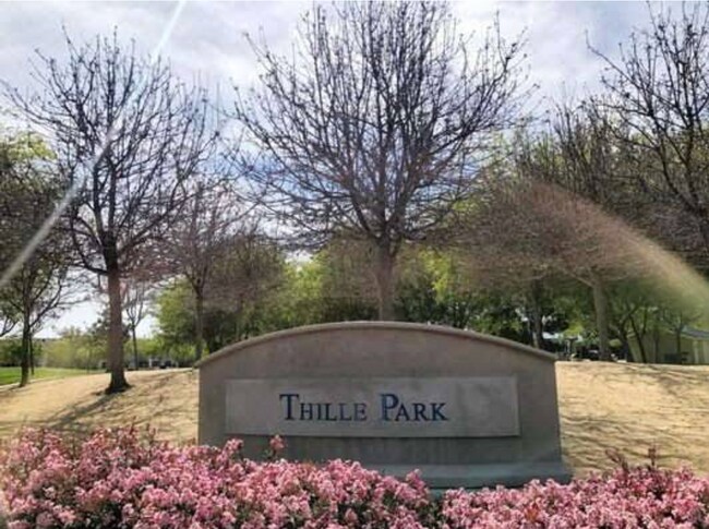 Building Photo - 797 Bennett Ave