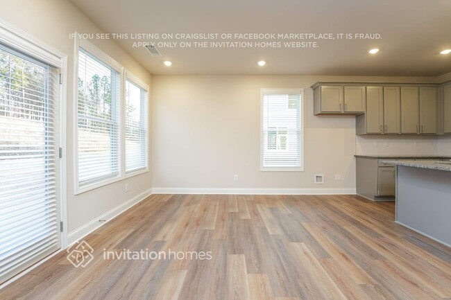 Building Photo - 72 Katherine St