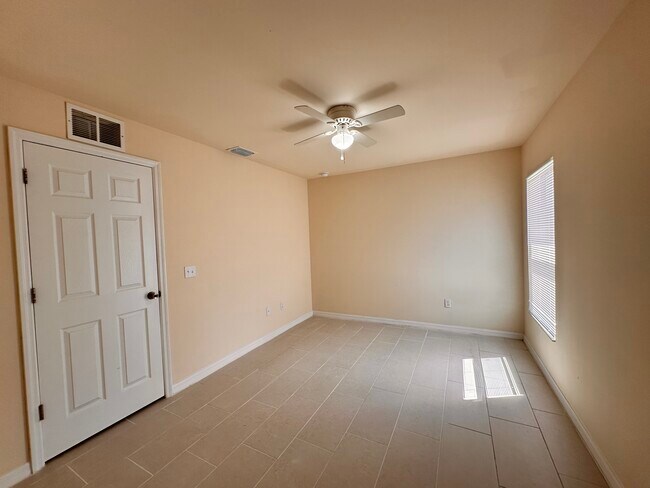 Building Photo - 1134 SE 9th Ct