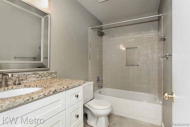 Building Photo - 516 Newburne Pointe