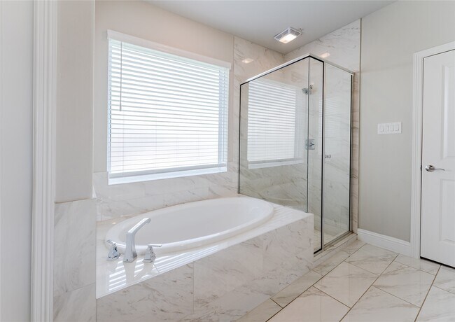 Building Photo - 13806 Llano Basin Ct