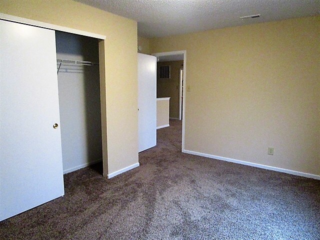 Building Photo - 8845 Limberlost Ct