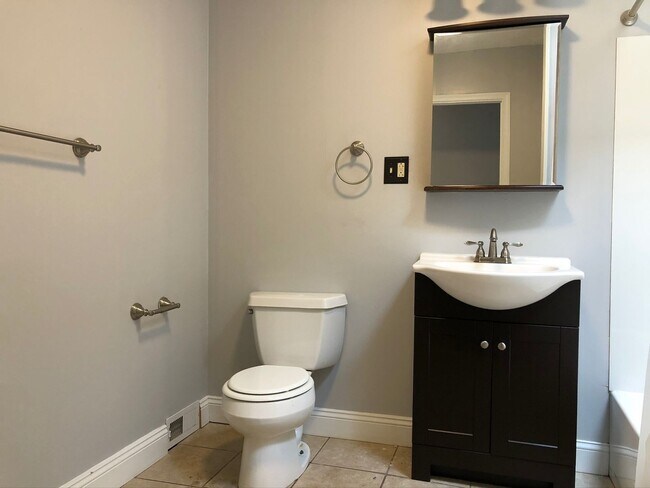 Building Photo - Charming 2 Bedroom/1 Bathroom Townhome in Abell, Baltimore, MD!