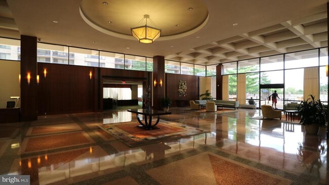 Building Photo - 3705 S George Mason Dr