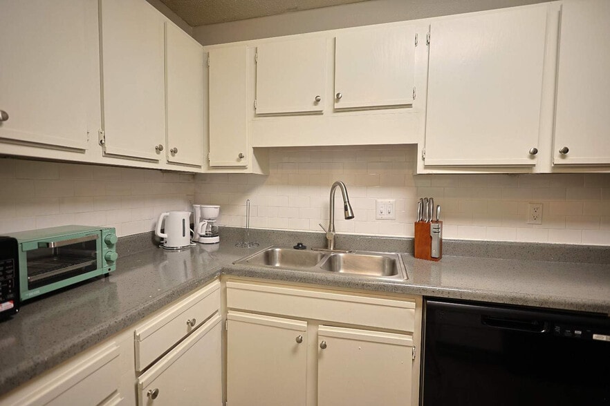 Building Photo - 50 Northtown Dr