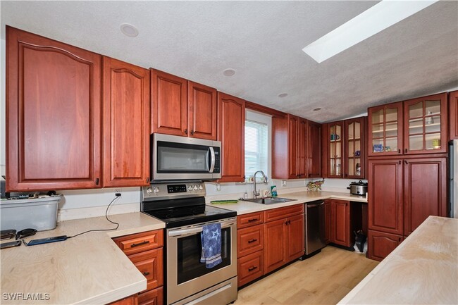 Building Photo - 16820 Banyon Dr