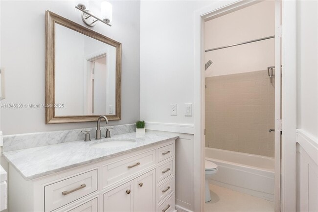 Building Photo - 3952 Cocoplum Cir