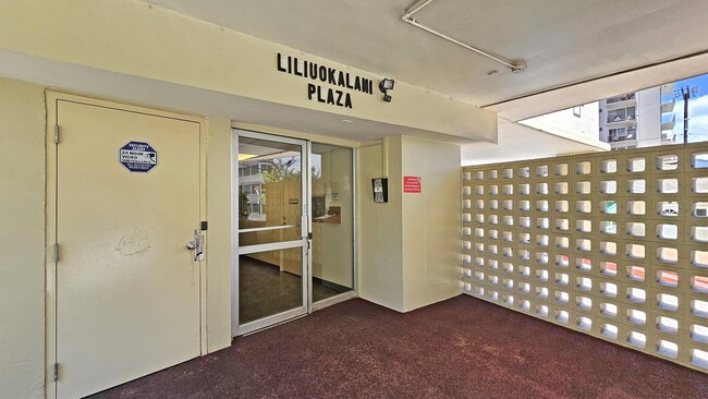 Building Photo - 222 Lili?uokalani Ave