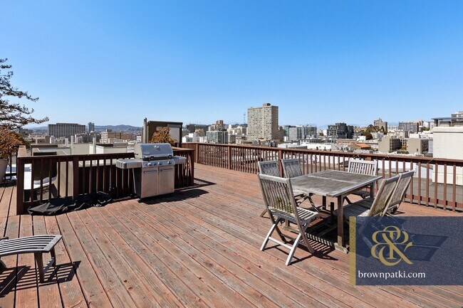Building Photo - 1565 Clay St
