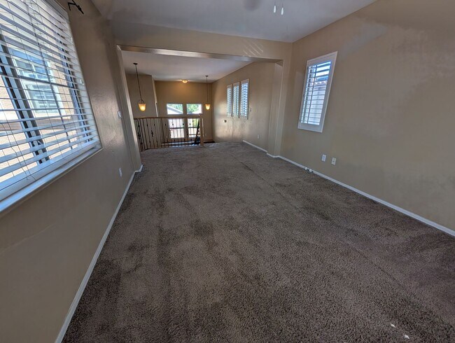 Building Photo - 4 Bedroom 2.5 Bathroom Gate Copper Canyon ...