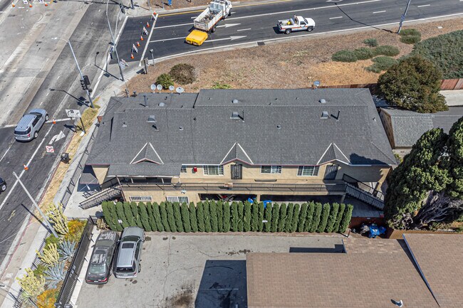 Building Photo - 11688 S Central Ave