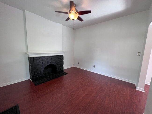 Building Photo - 923 S 400 E