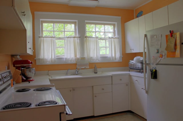 Building Photo - Charming 2 bedroom, 1 bath bungalow with fenced yard in Lakewood