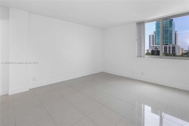 Building Photo - 9001 SW 77th Ave