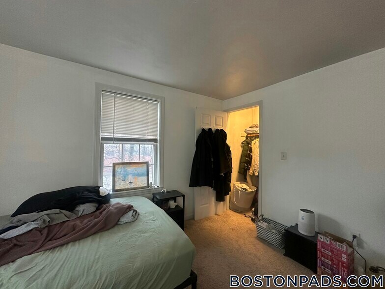 Building Photo - 174 Calumet St