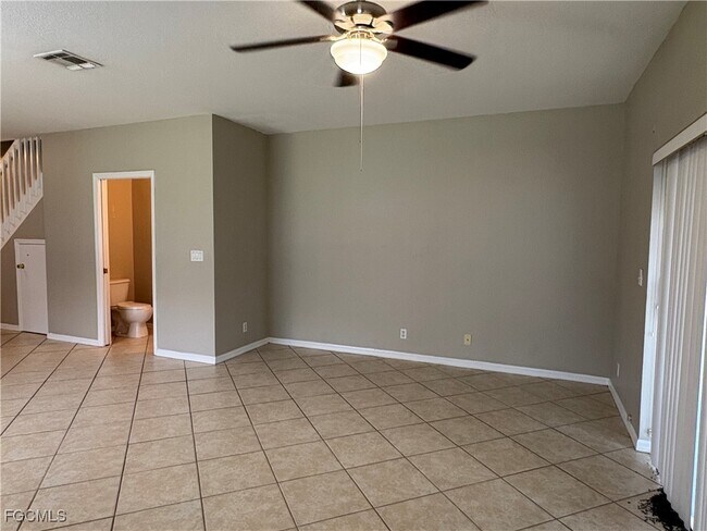Building Photo - 10101 Poppy Hill Dr