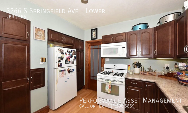 Building Photo - Bright 2-Bed Lower Unit Hardwood Floors, B...