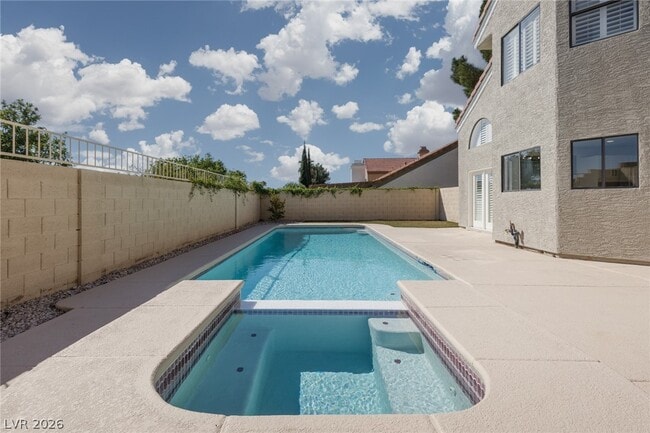 Building Photo - 3020 Donnegal Bay Dr