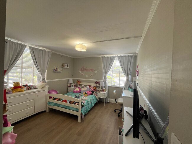 Building Photo - 14211 SW 88th St