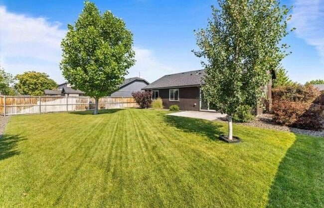 Building Photo - 3525 W 10th Ct