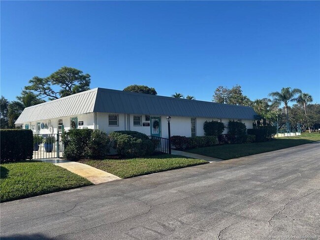 Building Photo - 2929 SE Ocean Blvd