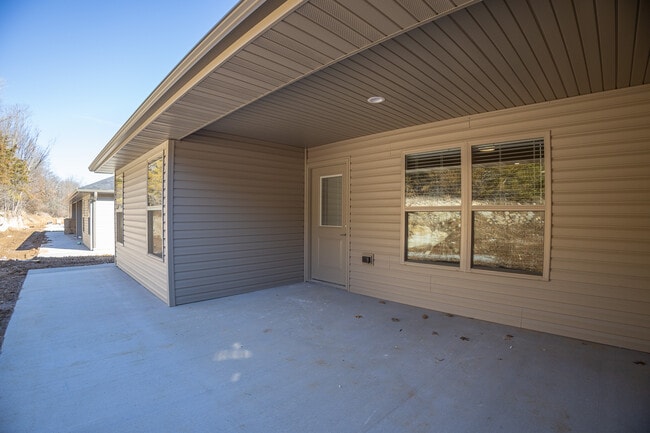 Building Photo - 834 El Dorado Dr