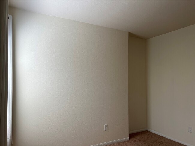 Building Photo - 15419 Benson Landing Dr
