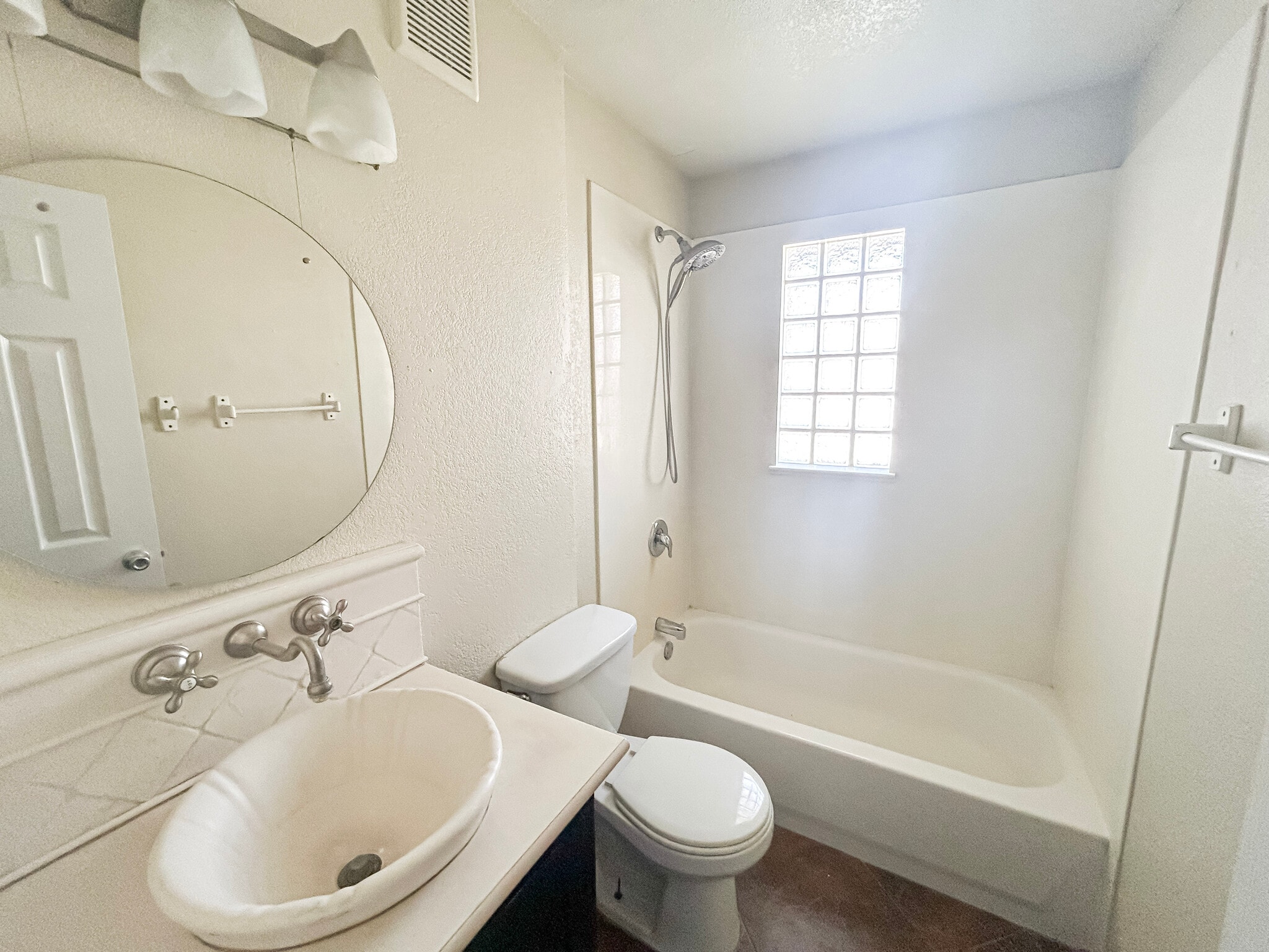 Building Photo - 33 S Olive